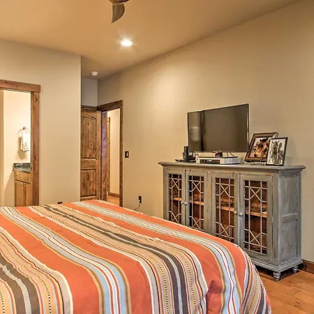 Red Lodge Townhome With Private Hot Tub And Mtn Views!